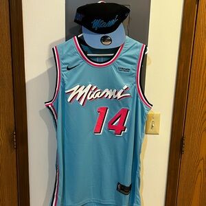 Brand New Tyler Herro Jersey Miami Heat Adult Large Stitched HAT
